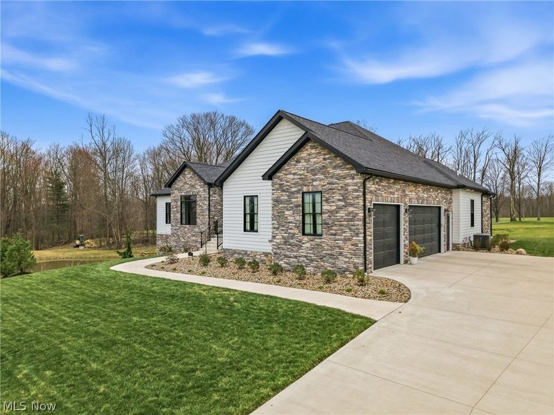 6879 Kyle Ridge Pointe, Canfield, OH 44406 Photo 4