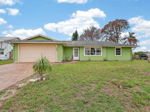 372 SW Carter Avenue, Port St. Lucie, FL 34983