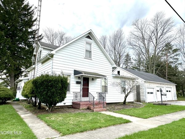 121 W Broad Street, Oak Harbor, OH 43449