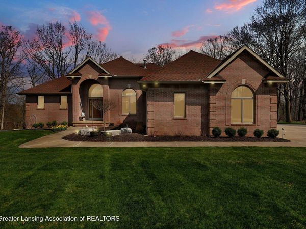 8446 Carriage Lane, Portland, MI 48875