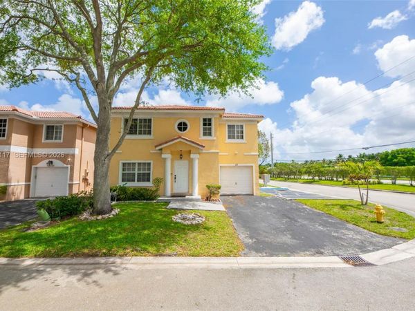 10 NW 110th Ave , Plantation, FL 33324