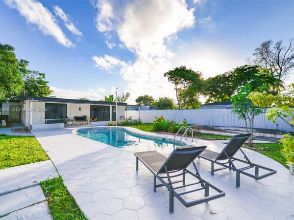 415 NW 133rd St, North Miami, FL 33168