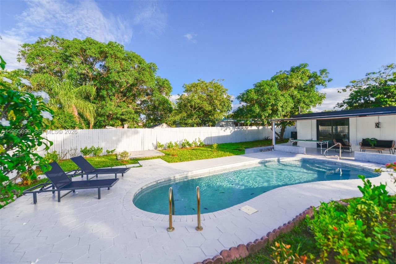 415 NW 133rd St, North Miami, FL 33168 Photo