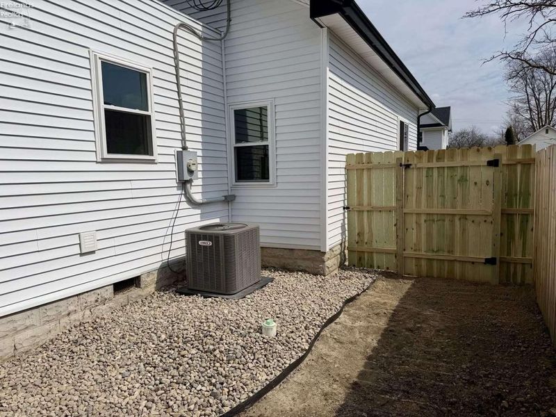 304 Main Street, Genoa, OH 43430 Photo 10