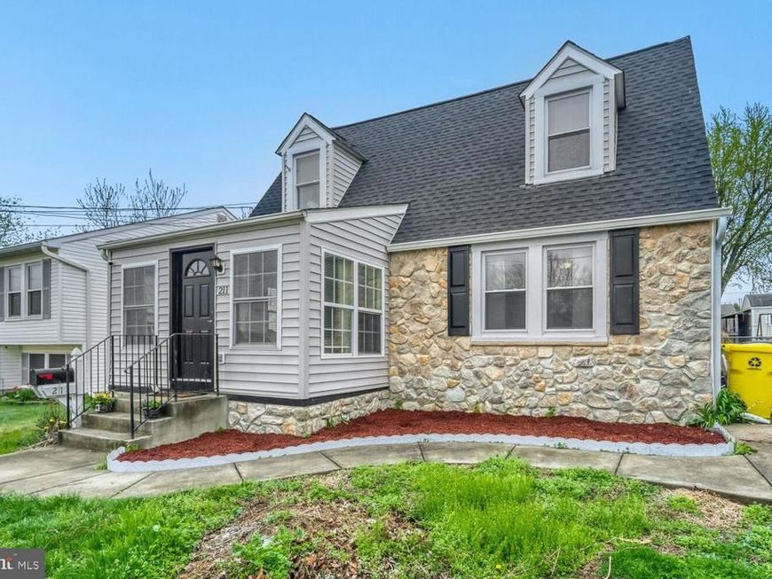 211 Lake Road, Pasadena, MD 21122 Main Photo