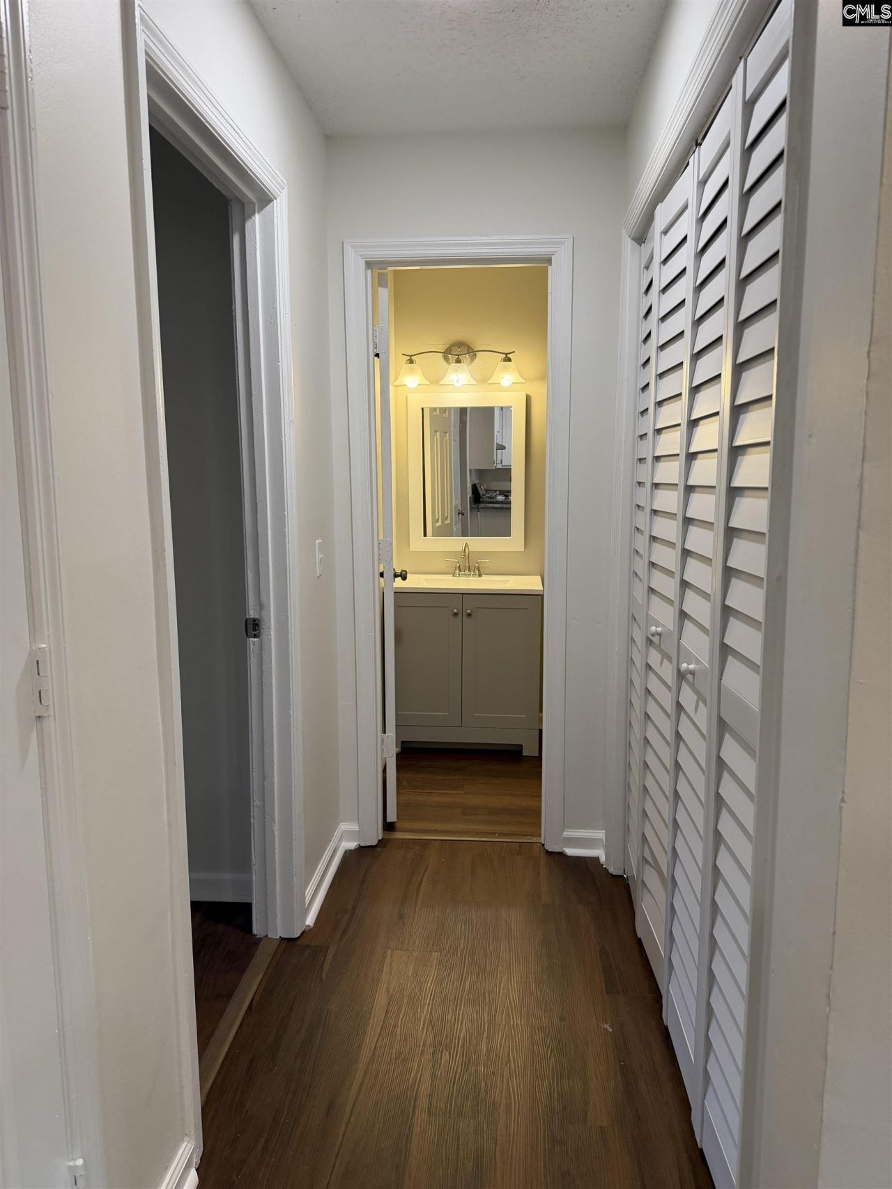 6 Crescent Lane Photo 14