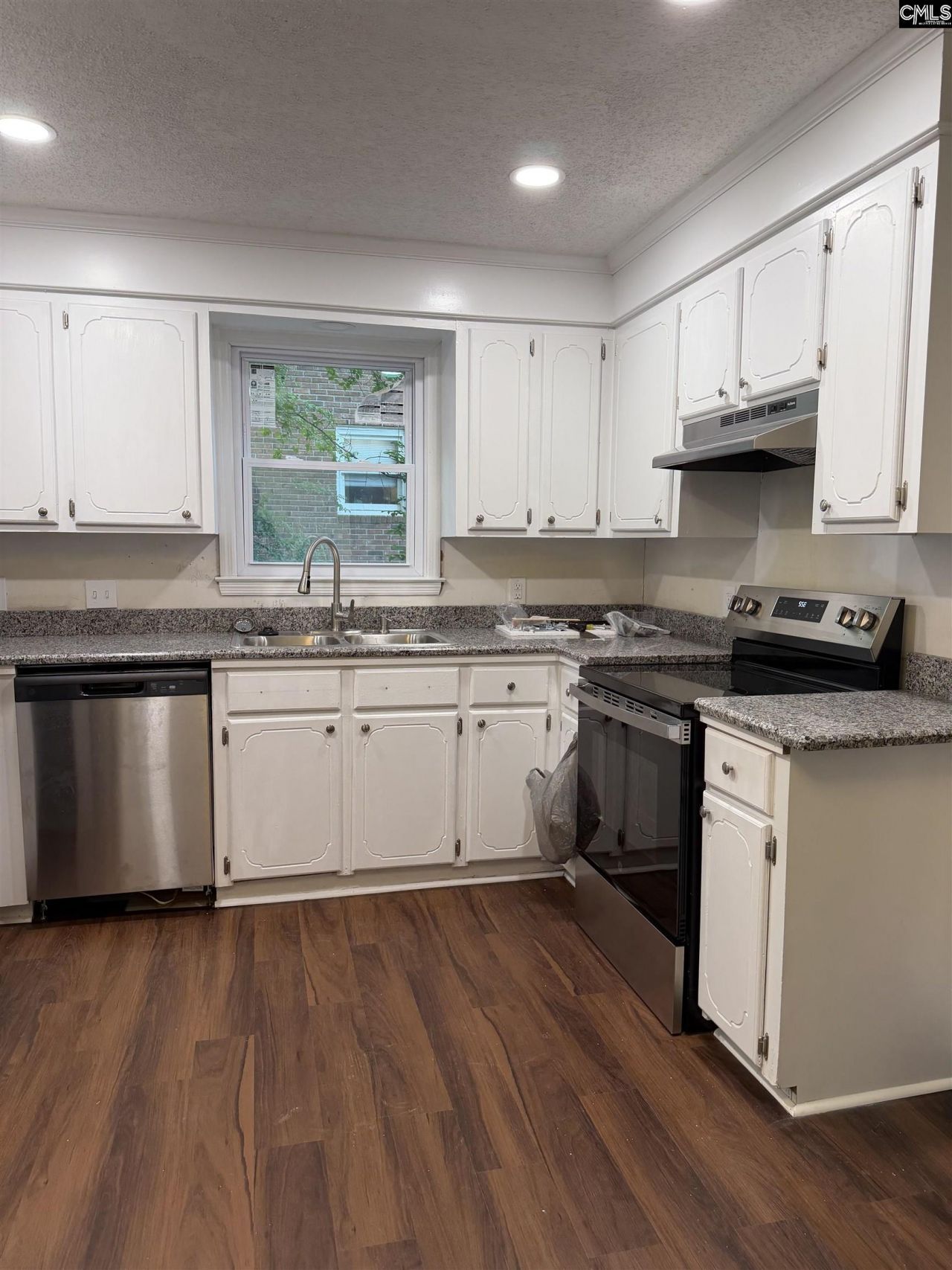 6 Crescent Lane  Photo 4