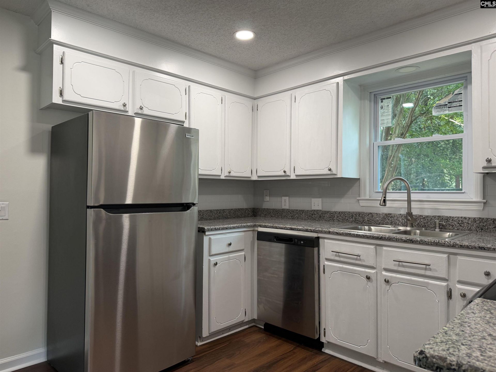 6 Crescent Lane Photo 9