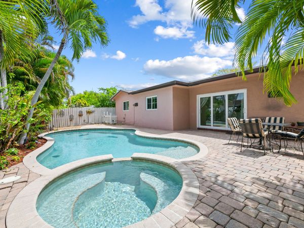 313 SE 4th Terrace, Dania Beach, FL 33004