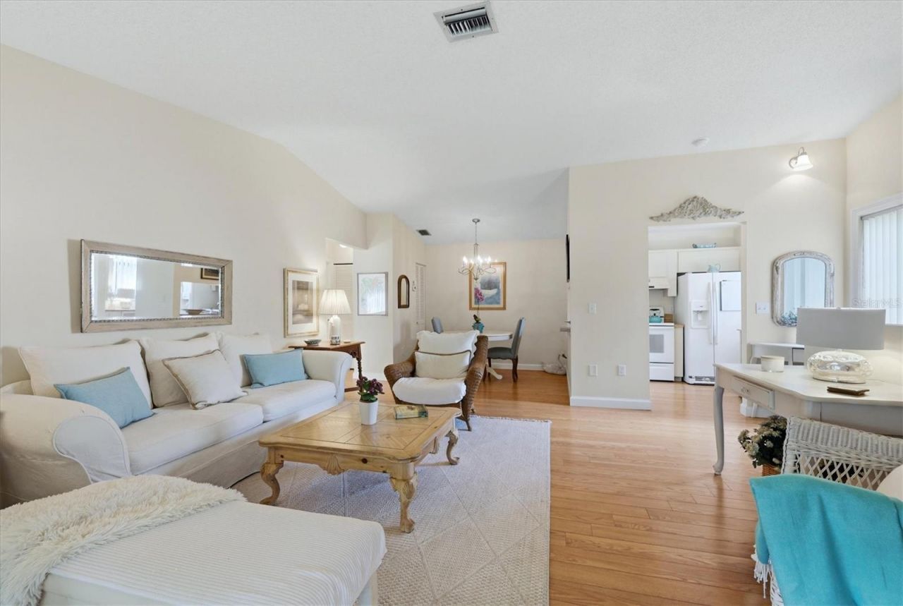 5765 Gardens Drive, Sarasota, FL 34243 Photo