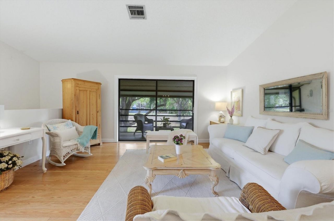 5765 Gardens Drive, Sarasota, FL 34243 Photo