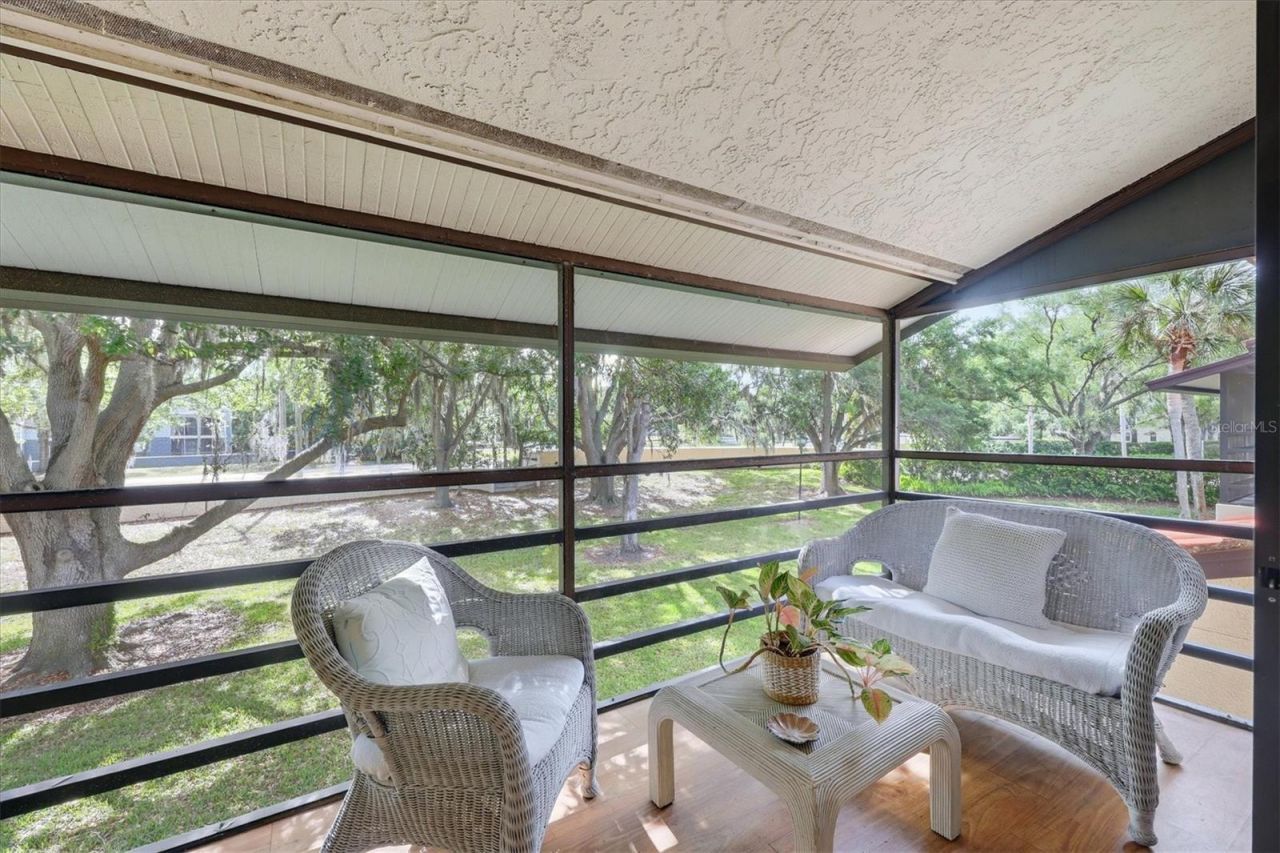 5765 Gardens Drive, Sarasota, FL 34243 Photo