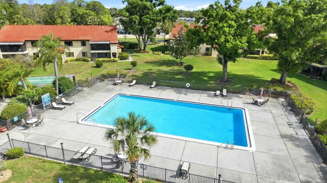 5765 Gardens Drive, Sarasota, FL 34243 Photo