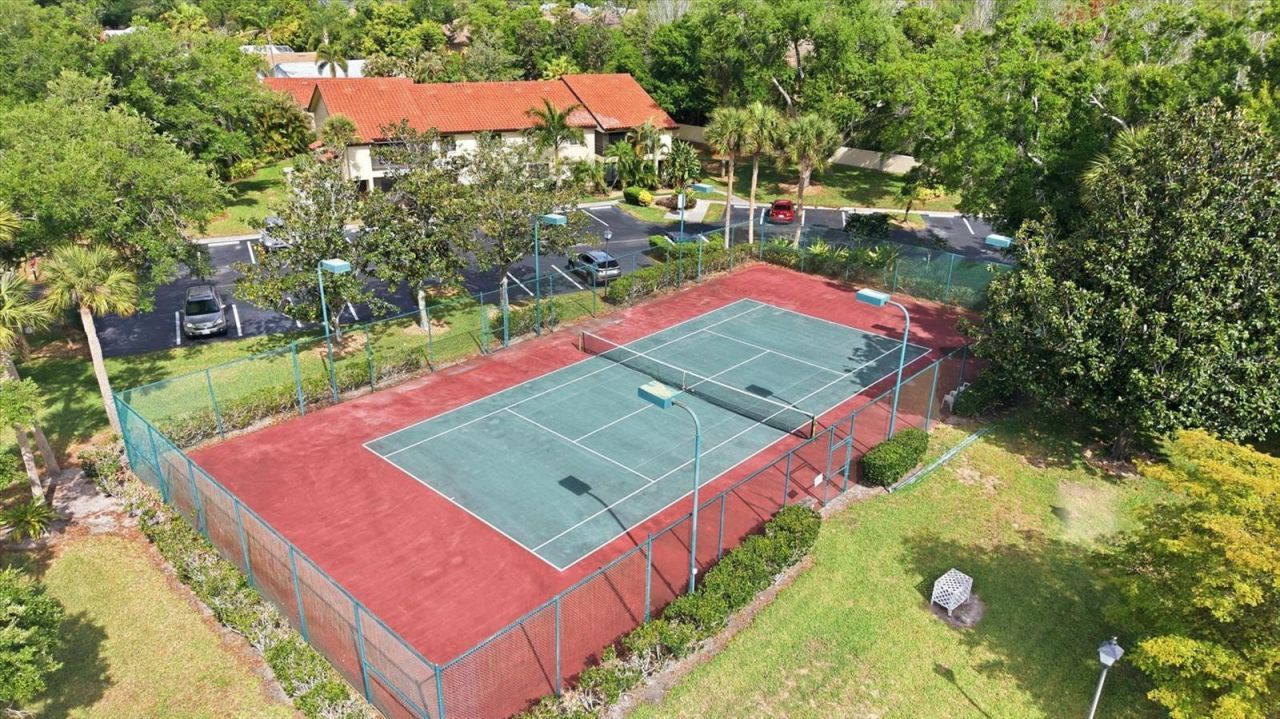 5765 Gardens Drive, Sarasota, FL 34243 Photo