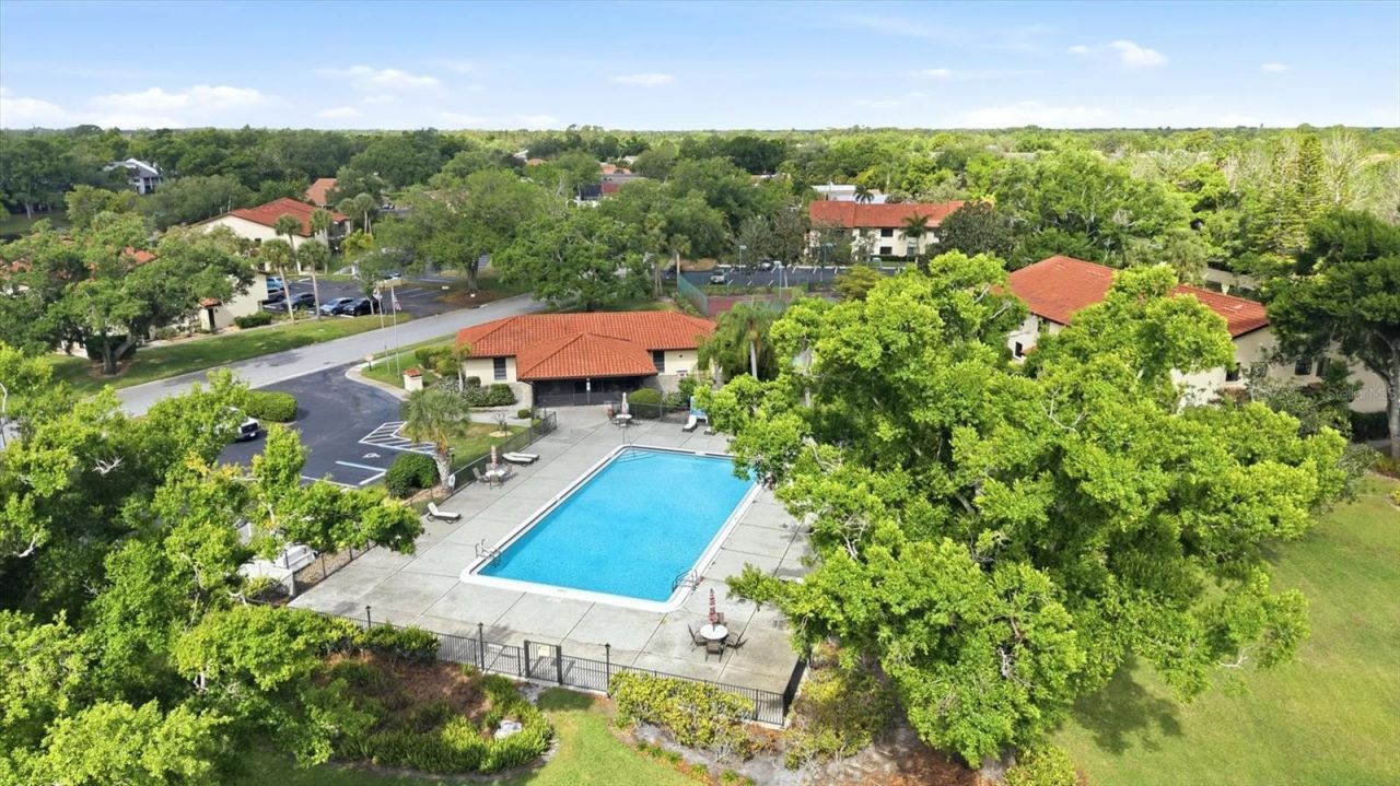 5765 Gardens Drive, Sarasota, FL 34243 Photo