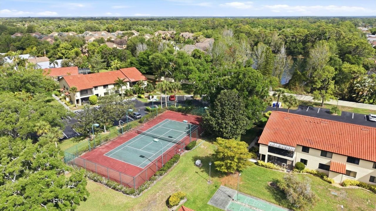 5765 Gardens Drive, Sarasota, FL 34243 Photo