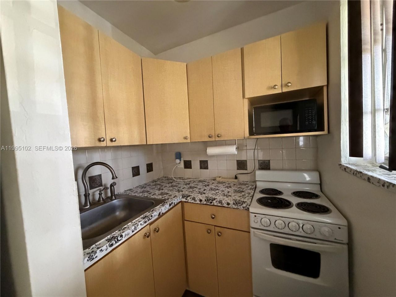1580 NE 145th St , Unit 1582, Miami, FL 33161 Photo