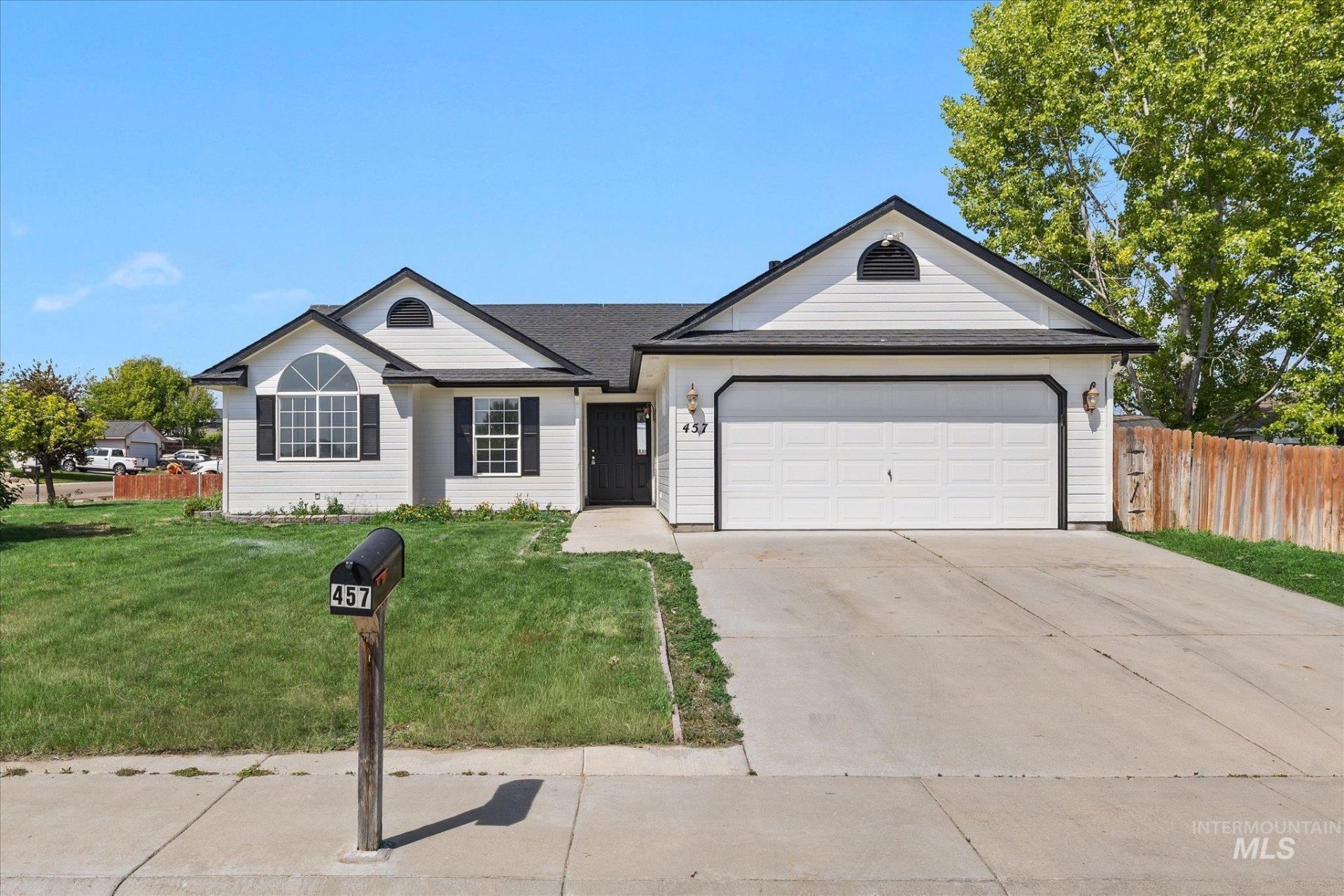 457 Meadowbrook Dr., Nampa, ID 83686 Main Photo
