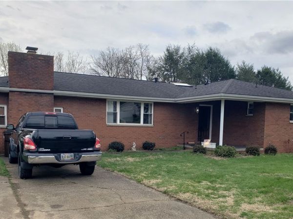 2313 Rockland Avenue, Belpre, OH 45714