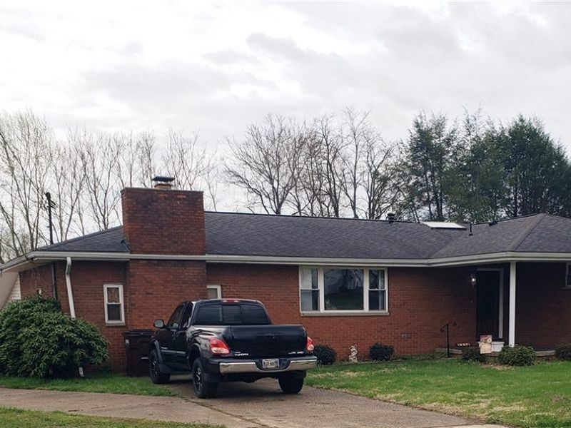 2313 Rockland Avenue, Belpre, OH 45714 Photo 2