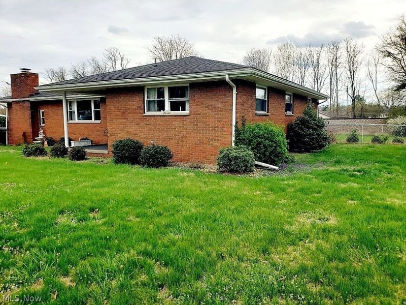 2313 Rockland Avenue, Belpre, OH 45714 Photo 2