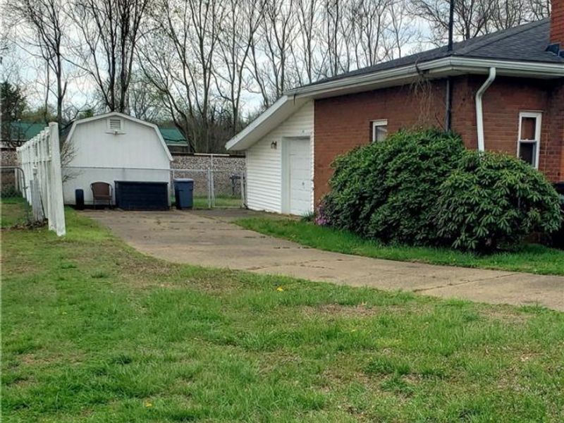 2313 Rockland Avenue, Belpre, OH 45714 Photo 4