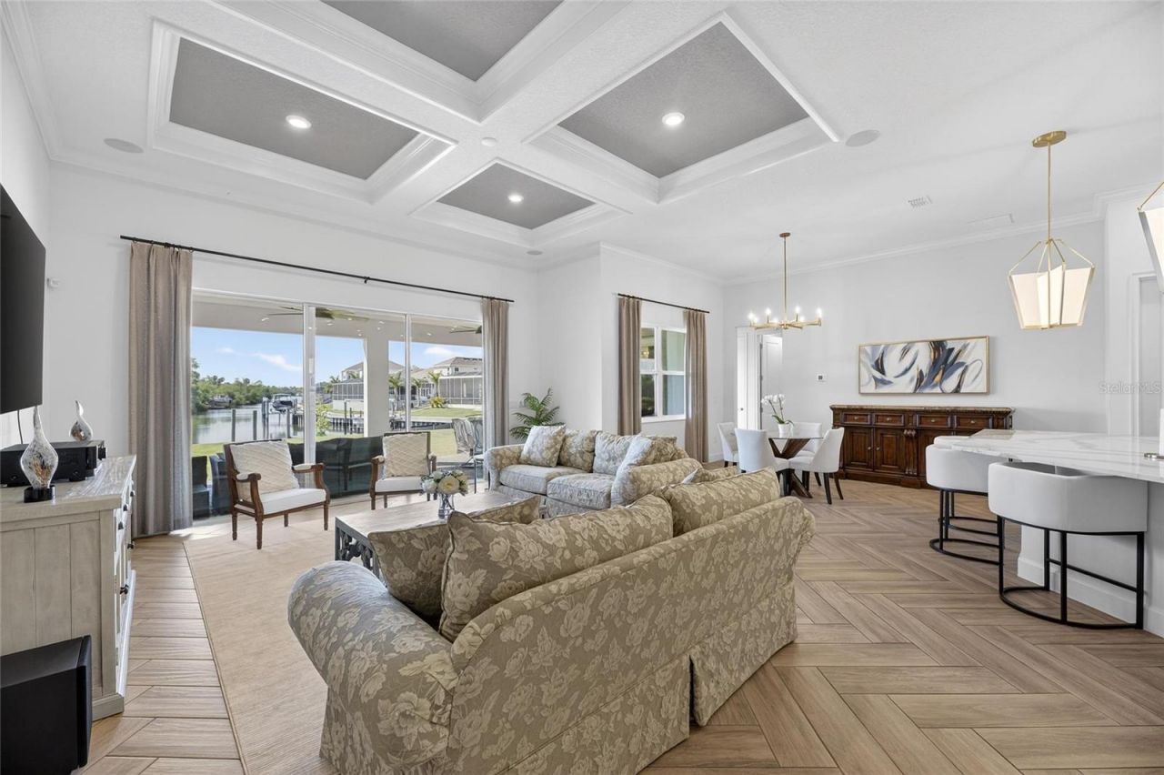 914 Signet Drive , Apollo Beach, FL 33572 Photo