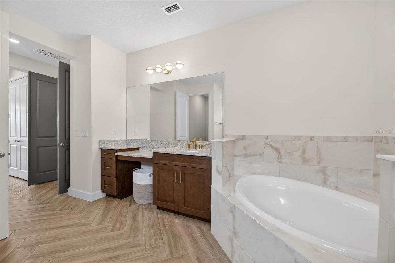 914 Signet Drive , Apollo Beach, FL 33572 Photo