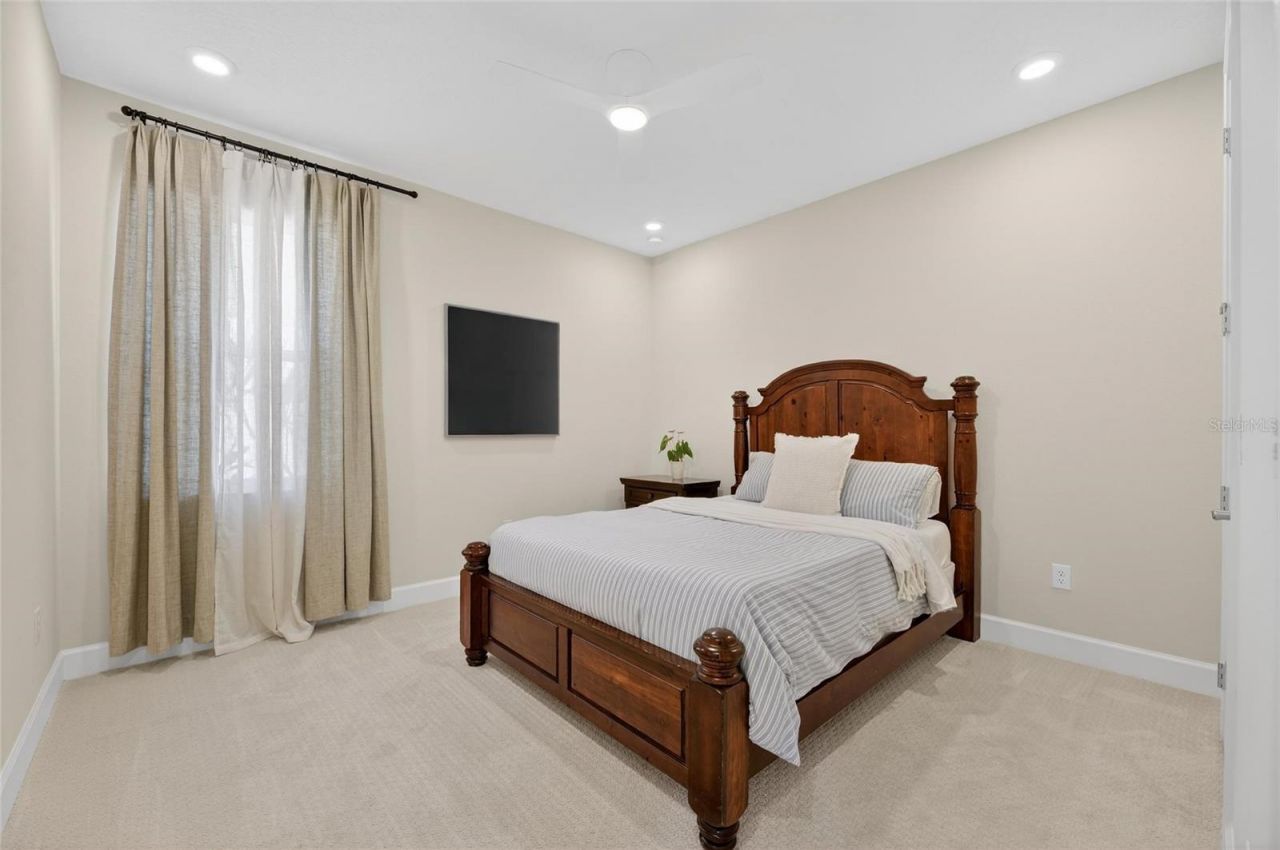 914 Signet Drive , Apollo Beach, FL 33572 Photo