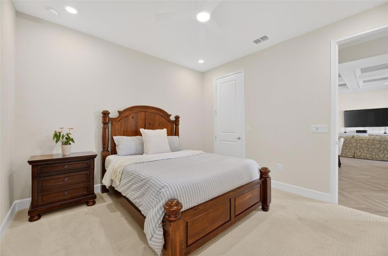 914 Signet Drive , Apollo Beach, FL 33572 Photo