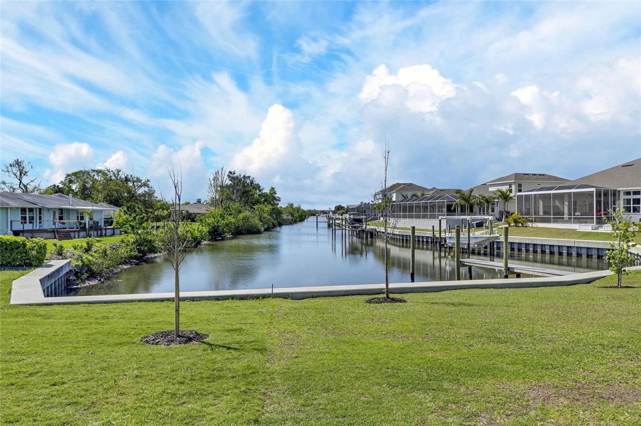 914 Signet Drive , Apollo Beach, FL 33572 Photo