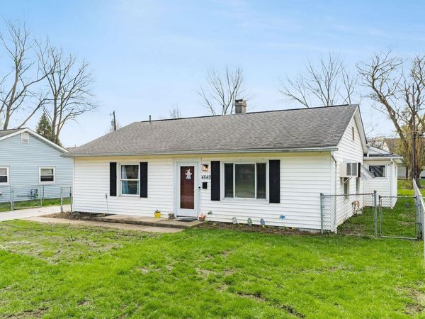 4849 Hillcrest Street S, Hilliard, OH 43026