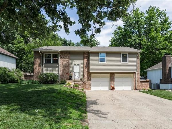 13001 S Sycamore Street, Olathe, KS 66062