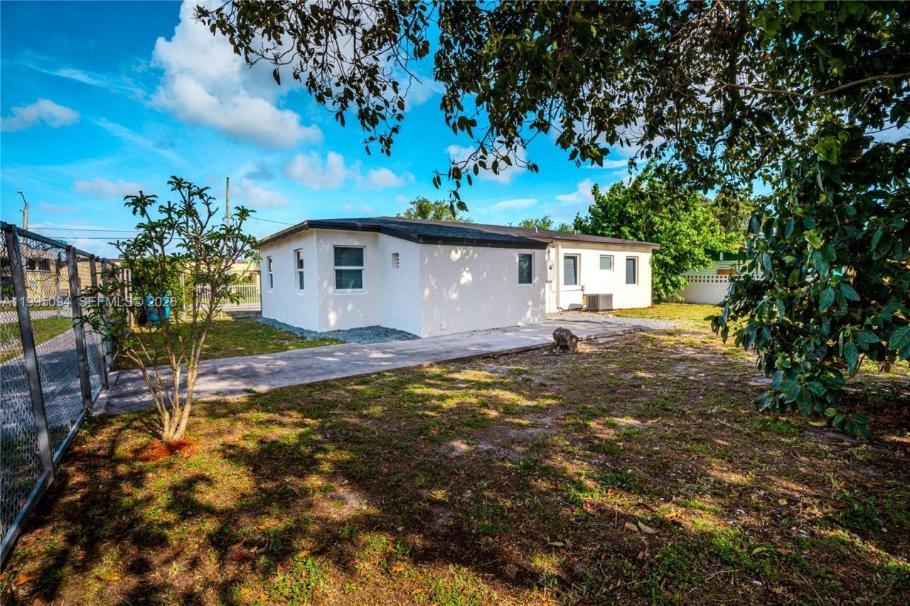 16050 NW 27th Ct , Miami Gardens, FL 33054 Photo