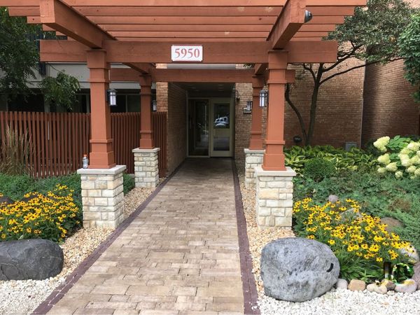 5950 OAKWOOD Drive , Unit 2G, Lisle, IL 60532