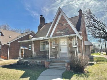 7502 Coolidge , Center Line, MI 48015