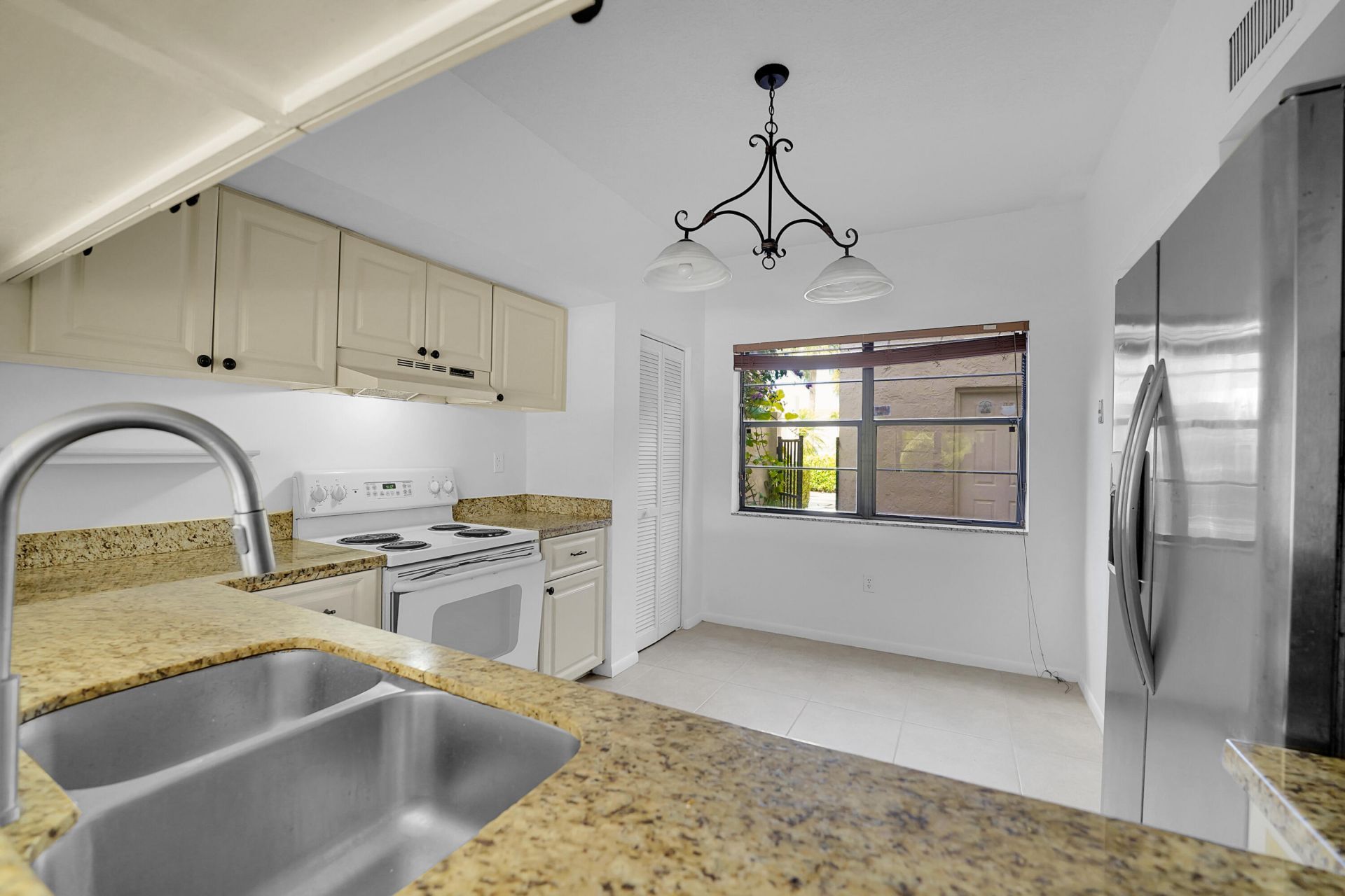 6654 Villa Sonrisa Drive, Unit 412, Boca Raton, FL 33433 Photo