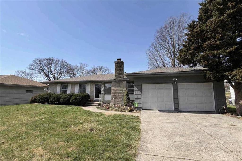 4950 NE Chouteau Drive, Kansas City, MO 64119 Main Photo