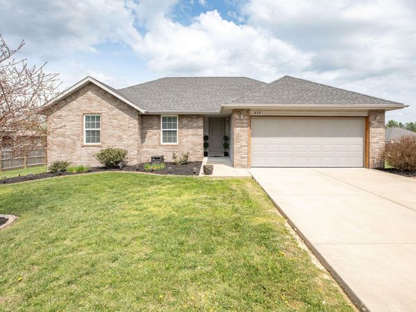 237 Maplewood Drive, Highlandville, MO 65669