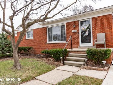 21606 Arrowhead Street, Saint Clair Shores, MI 48082