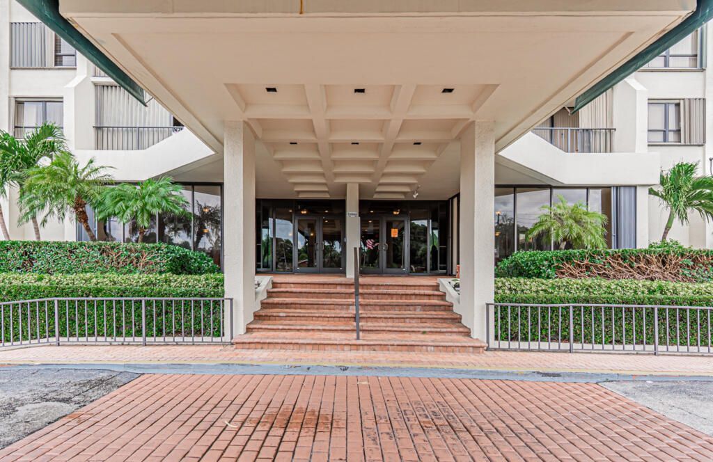 5600 N Flagler Drive, West Palm Beach, FL 33407 Photo