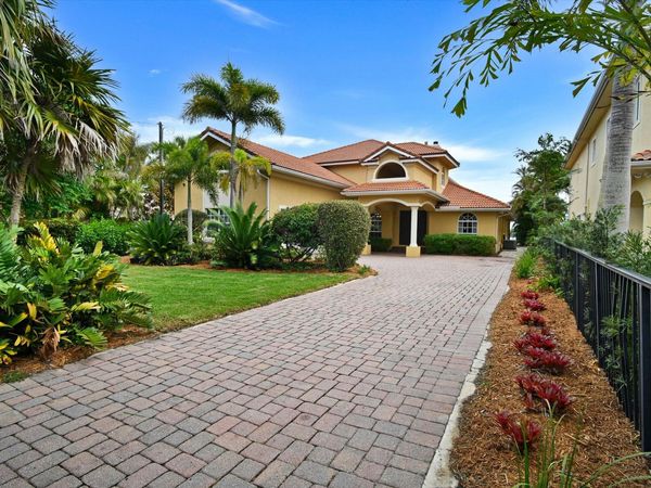 881 SE Saint Lucie Boulevard, Stuart, FL 34996