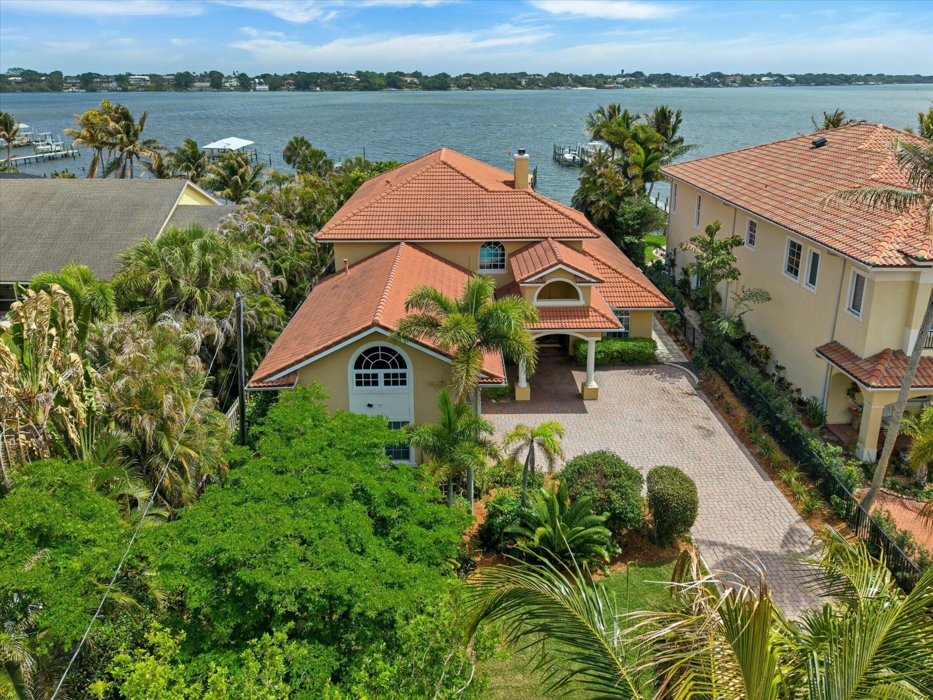 881 SE Saint Lucie Boulevard, Stuart, FL 34996 Photo