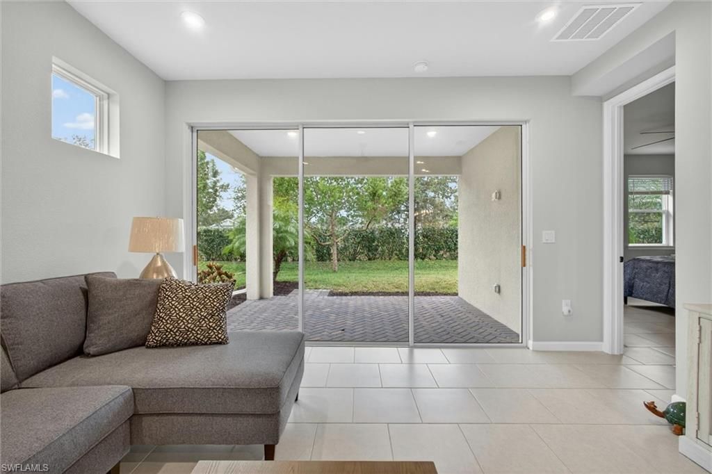 10371 Bonavie Cove Dr, Fort Myers, FL 33966 Photo
