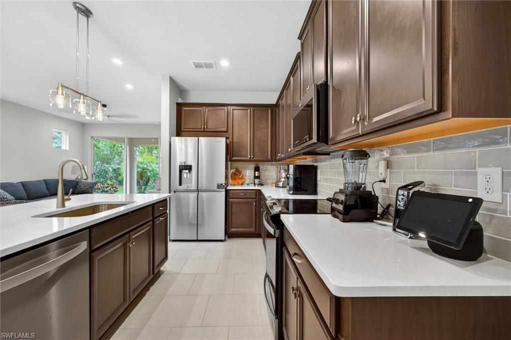 10371 Bonavie Cove Dr, Fort Myers, FL 33966 Photo