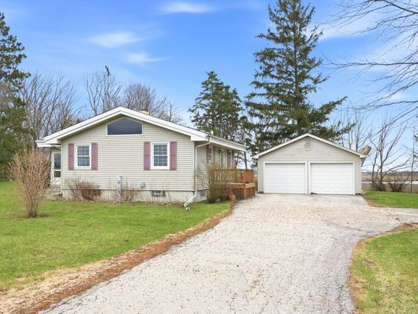 11530 S Il Route 23 , Marengo, IL 60152