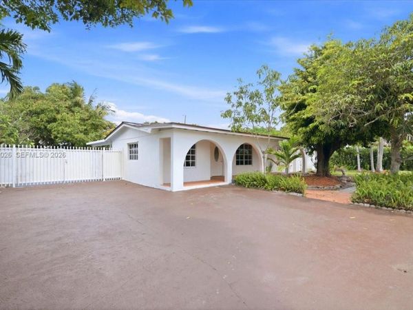 1271 W 83rd St, Hialeah, FL 33014