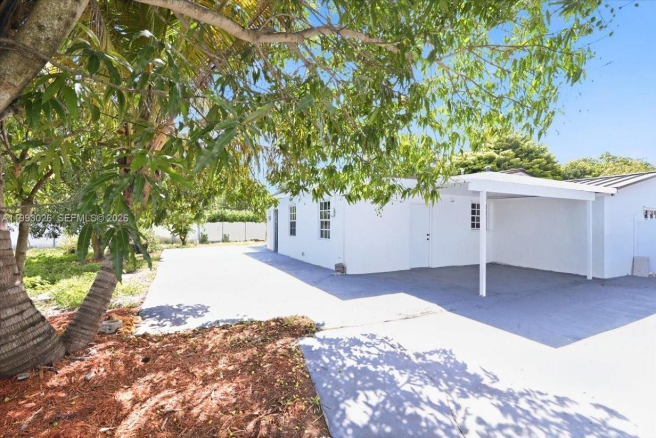 1271 W 83rd St, Hialeah, FL 33014 Photo