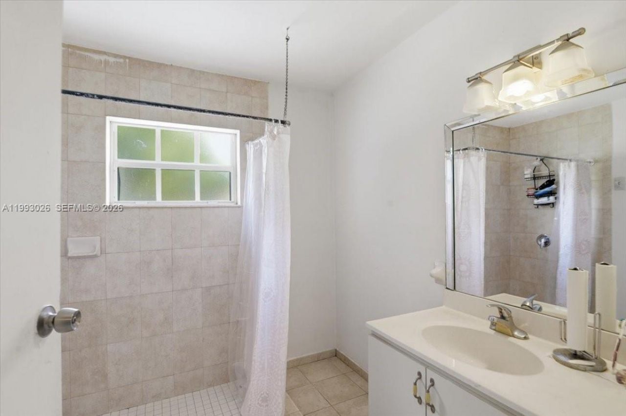 1271 W 83rd St, Hialeah, FL 33014 Photo