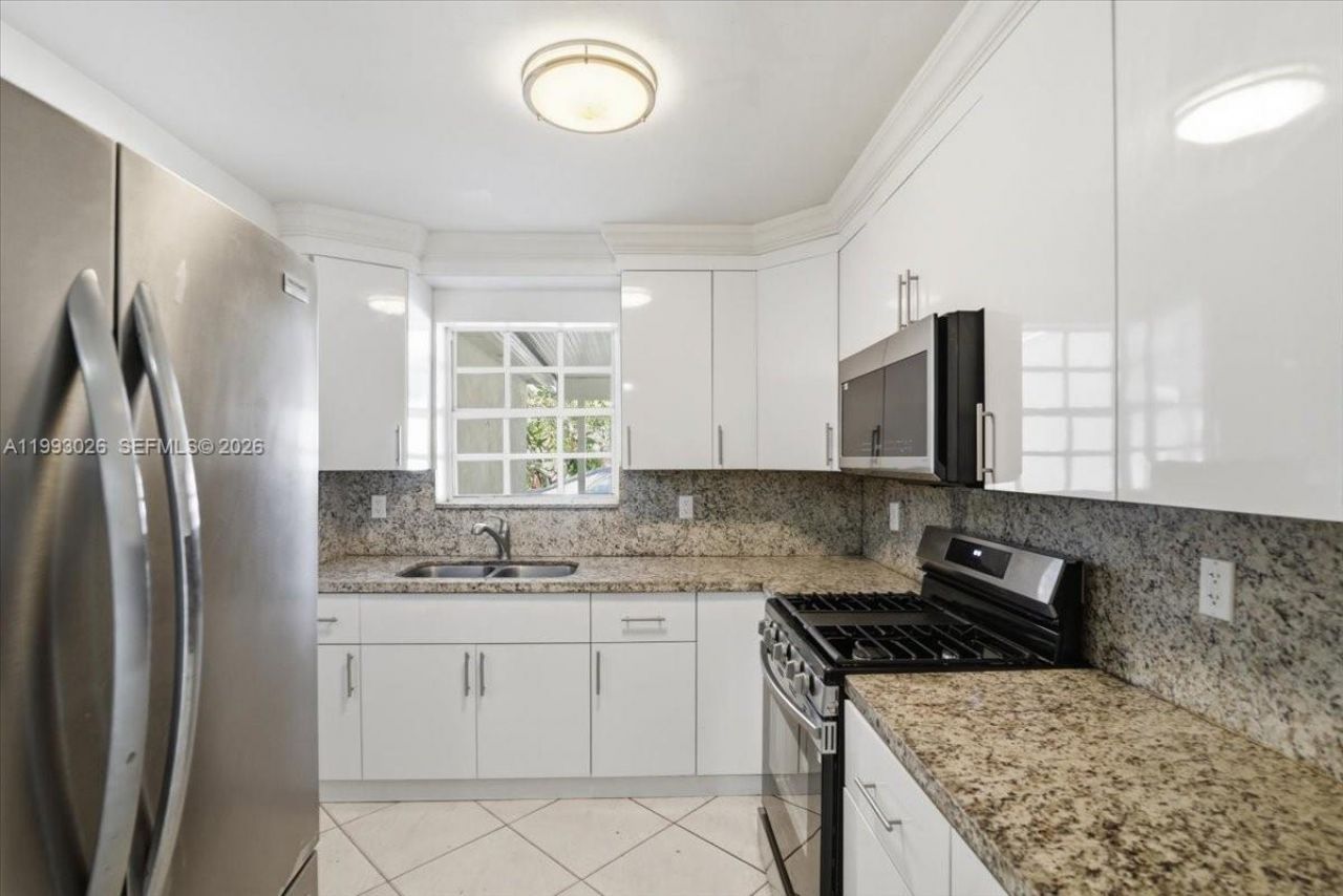 1271 W 83rd St, Hialeah, FL 33014 Photo